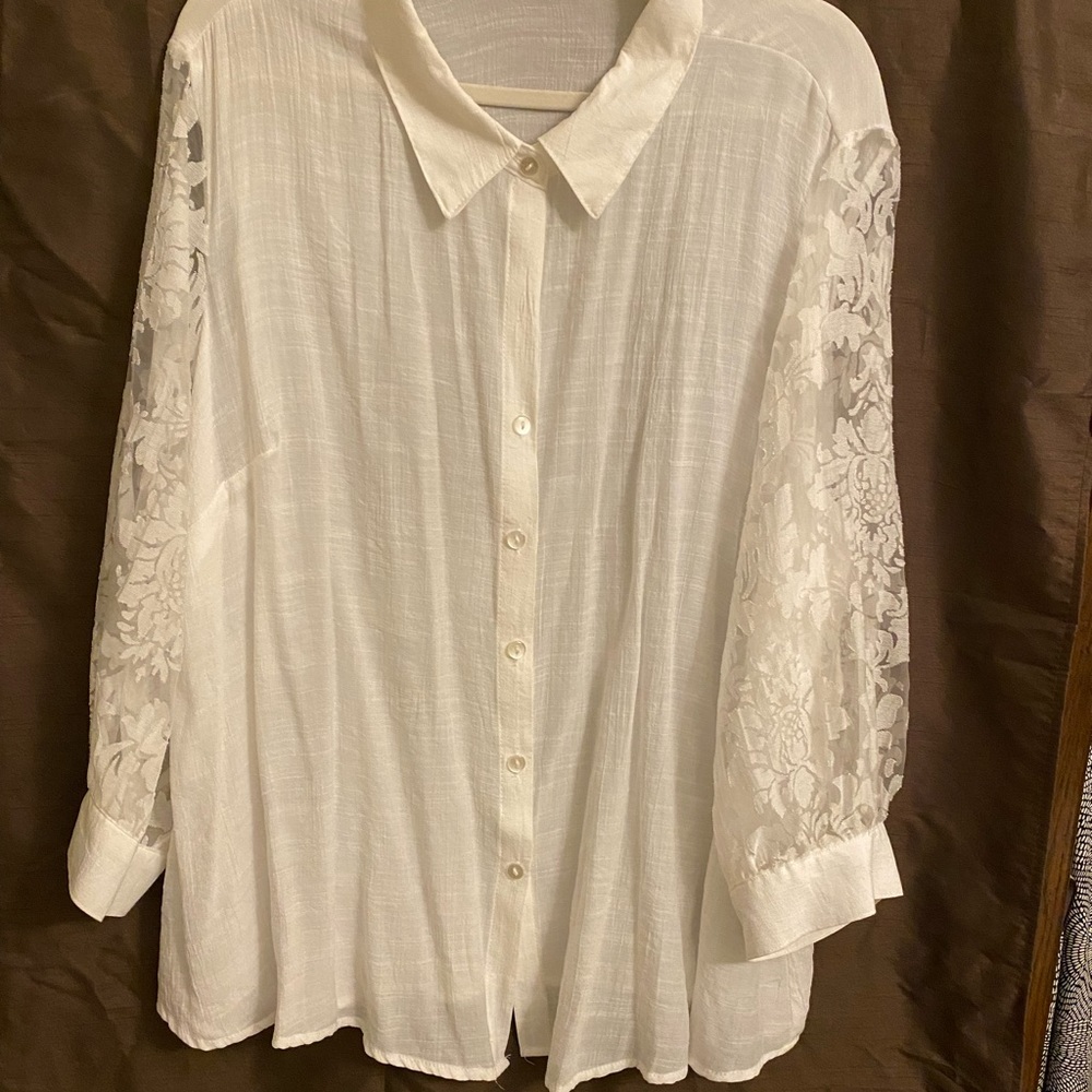 NWOT White Lace Sleeves Button Up Plus Size Blouse